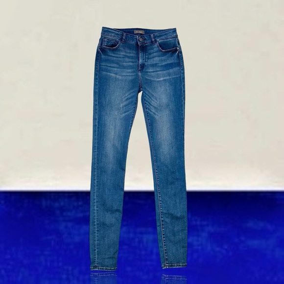 DL1961 ‘Florence Mid-Rise Instasculpt Skinny Jeans’ in “Bates” Size 30 - Picture 4 of 16